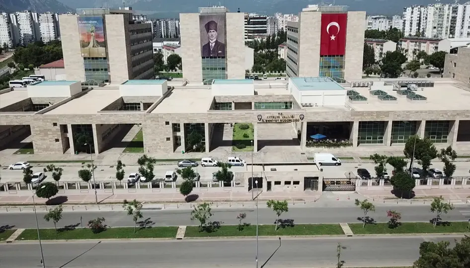 Antalya'da istihbarat iz sürdü, KOM operasyon yaptı!