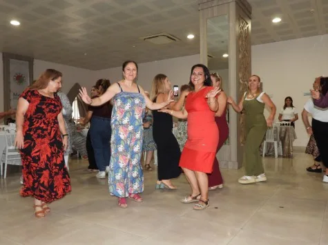 Kepez’de kadınlara moral dolu matine
