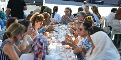 Başkan Eşki Kent Bostanı’nda üretici kadınlarla buluştu