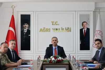 Ağrı'da eğitim güvenliği toplantısı Vali Önder Bozkurt başkanlığında yapıldı